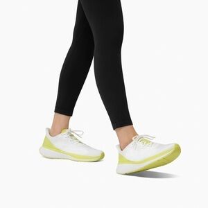 Lane-Eight Women's Relay Trainer Key Lime Size 8.5
